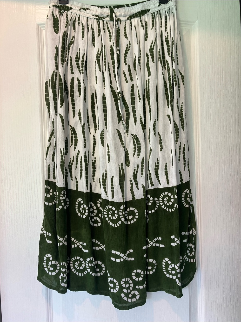 Uniti Casual Green and White Printed Maxi Skirt